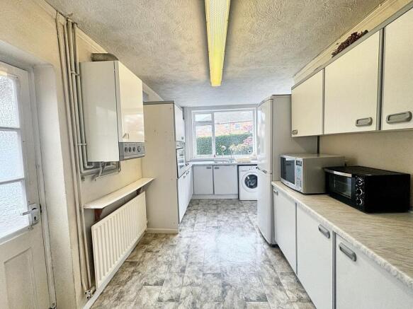 Kitchen/ Breakfast Room