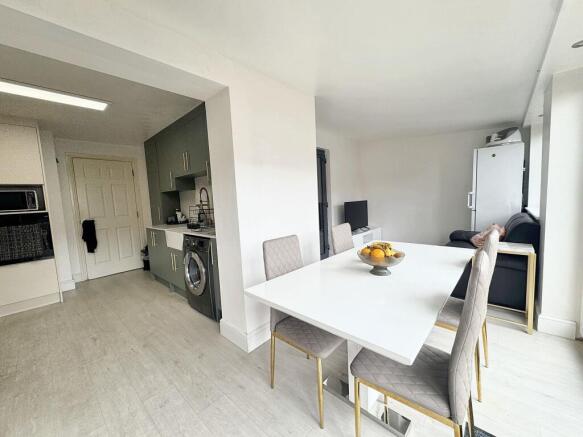 Diner/ Entertaining Room