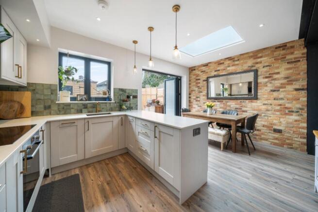110 Bentworth Road W12 7AH-14.jpg