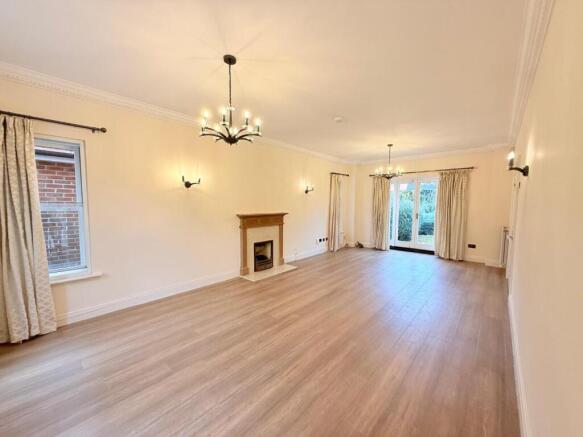 WhatsApp Image 2025-11-05 at 16.40.50_1b524e69.jpg