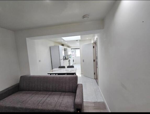 WhatsApp Image 2025-12-04 at 14.23.08 (1).jpeg