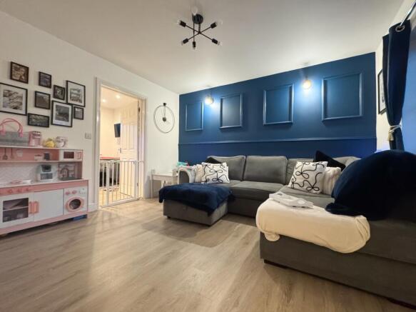 Robinson EweMove Loftus-13 copy