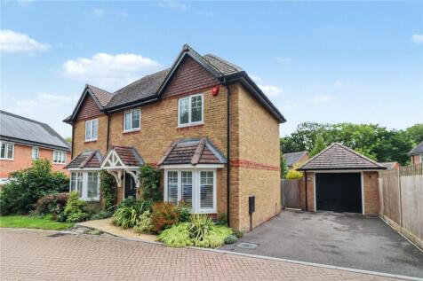 Charters Gate Way, Wivelsfield Green, RH17