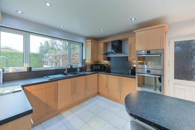 13 Highfield Avenue (7 of 26).jpg
