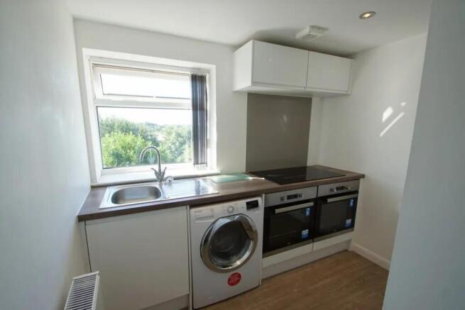 39 Wellington St. PR1 8TQ [3].jpg