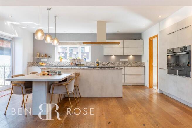 Kitchen/Dining Room/Snug