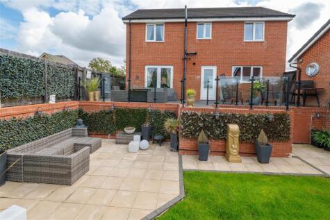 Goldfinch Drive, Clifton, Preston