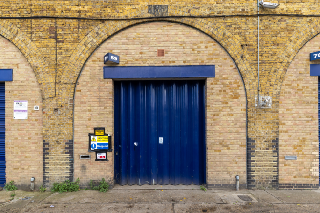 The front of an arch.