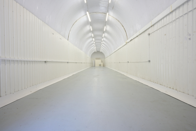 An empty arch with white lining