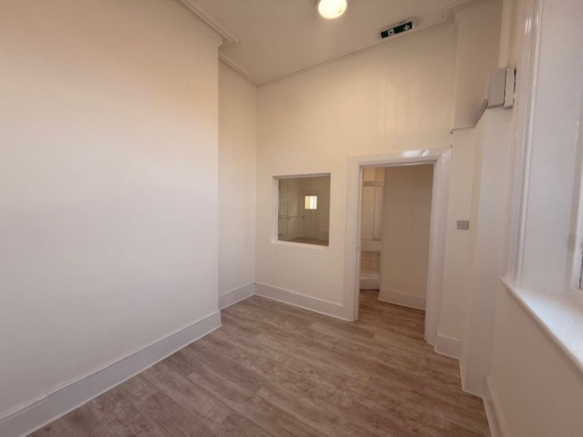 Rear access of an arch