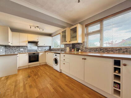 Buckbury Close, Newport, PO30 2NN