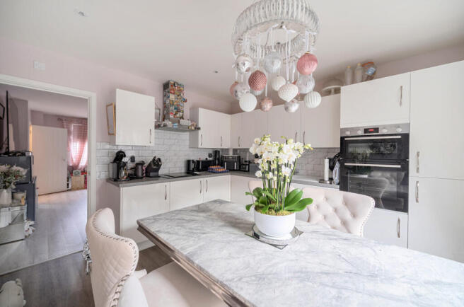 1387059-3-6936aec...