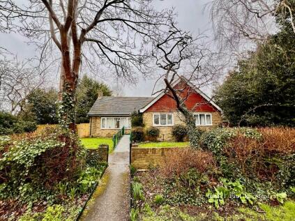 Southall - 3 bedroom detached bungalow for sale