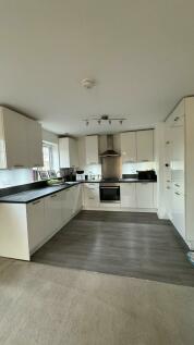 Epping - 2 bedroom flat for sale