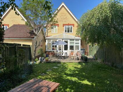 Hawkins Way, Bovingdon, HP3