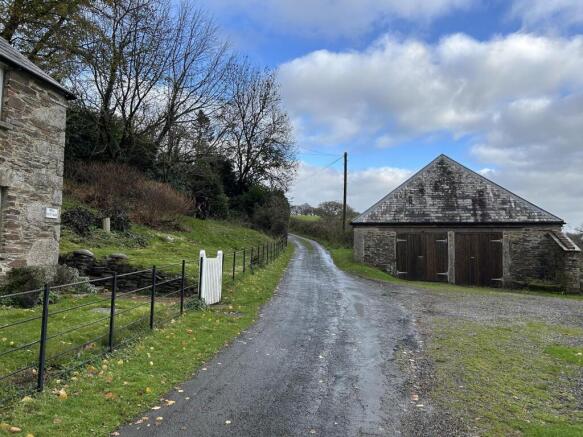 Access road/garage store