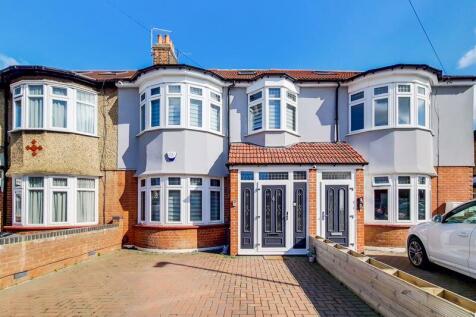 Wentworth Gardens, Palmers Green, N13