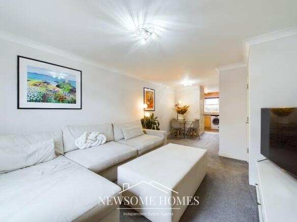 Lounge/ Dining Room
