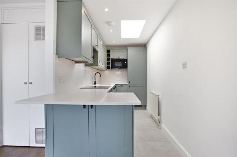 Upper Richmond Road, London