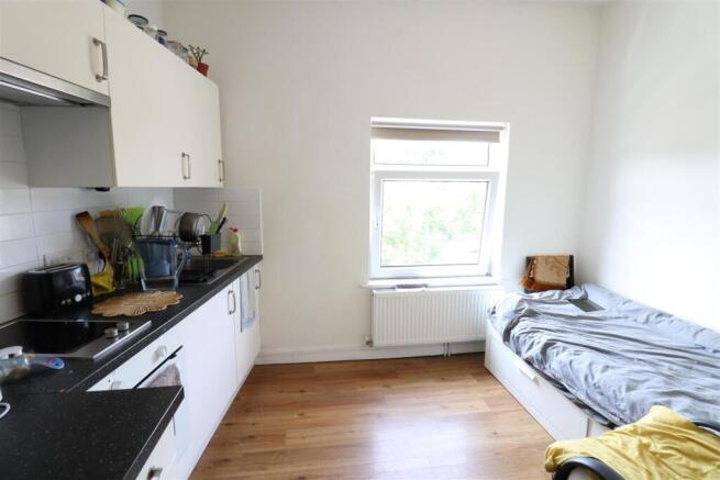 Bedroom/Kitchen
