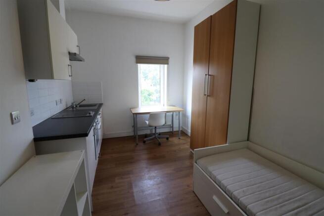 Bedroom/Kitchen