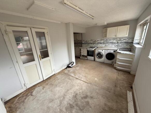 Kitchen T202505291144.jpg
