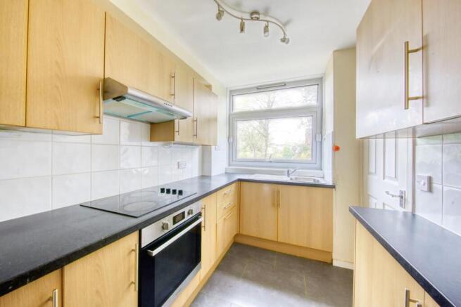 3_cotman_close_westleigh_avenue_image4_19537_4.jpg