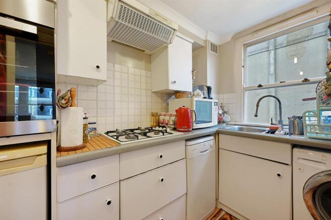 BW - Flat  Formosa Street - Kitchen3 (1).jpg