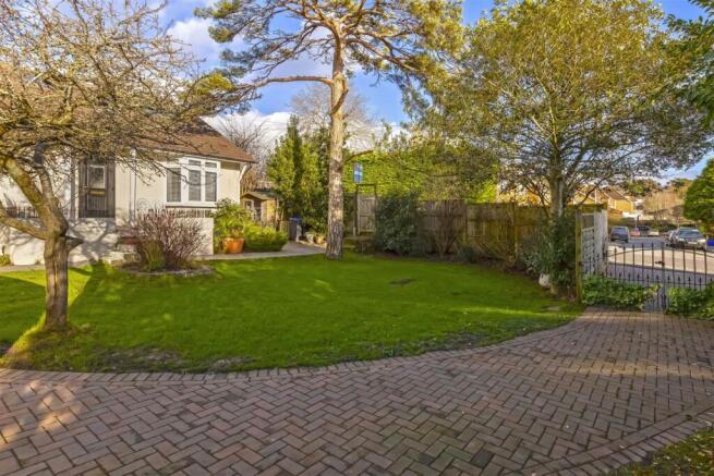 For Sale by Aspire Residential - Arundel Road