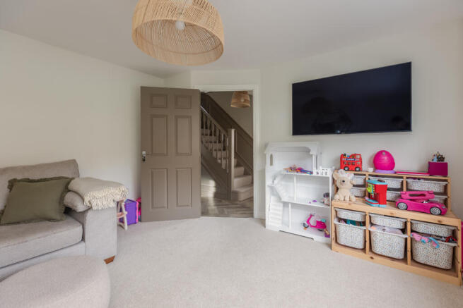 Westfield Avenue 18 Lounge-2