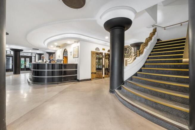 Communal entrance hall (2).JPG