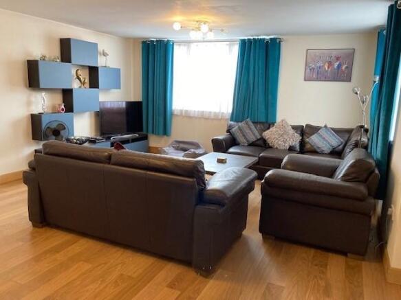 Lounge 2.jpg