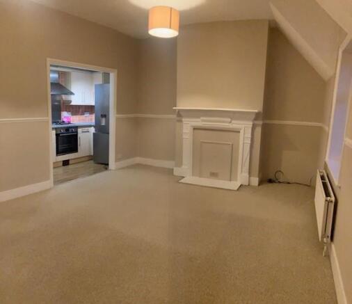 Lounge to kitchen 2.jpg
