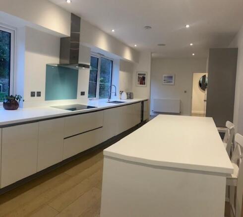 Kitchen 2.jpg