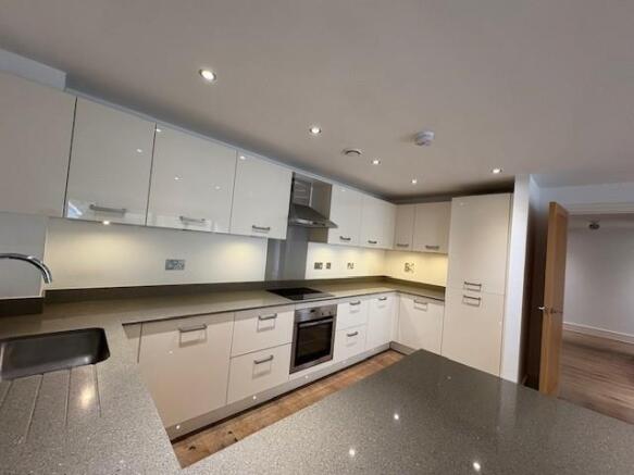 Kitchen 3.jpg