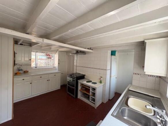 Kitchen new 1.jpg