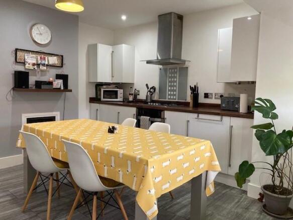 Kitchen 3.jpg
