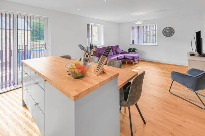 Kitchen/Diner/Liv...