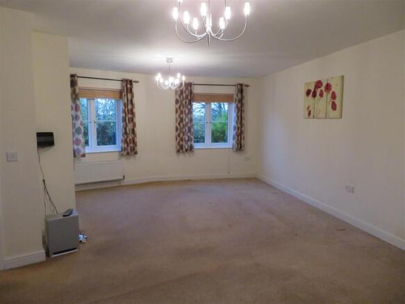 Sitting/Dining Room
