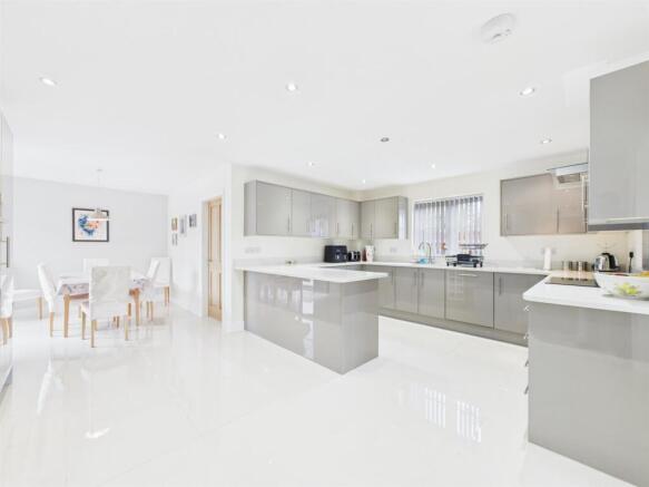 Spacious Dining Area
