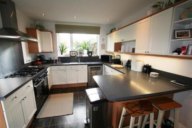 malvernroad,81kitchen.JPG