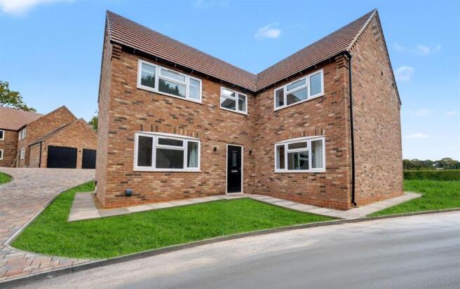 Front external- Plot 1 Show Home.jpg