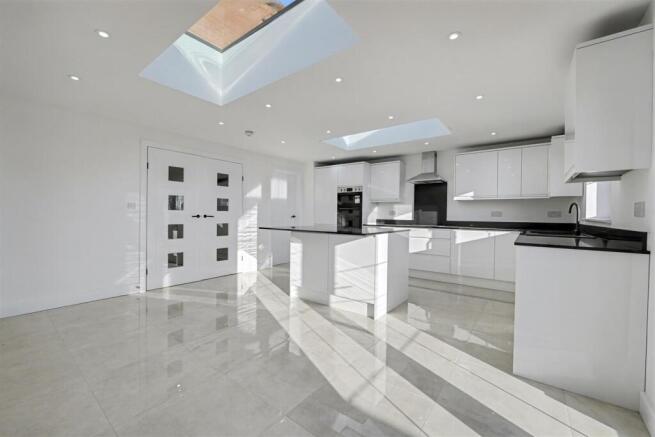 Kitchen Diner 1.jpeg