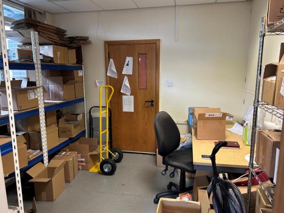 OFFICE T202507251031.jpg