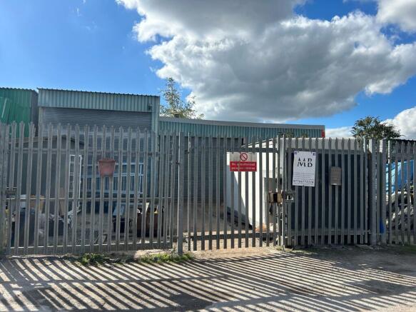 Frontgated T202509291100.jpg