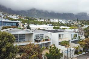 Photo of South Africa, Western Cape, Camps Bay, Park Avenue, 6