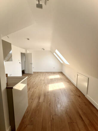A Newly Refurbished Self-Contained Studio Flat in