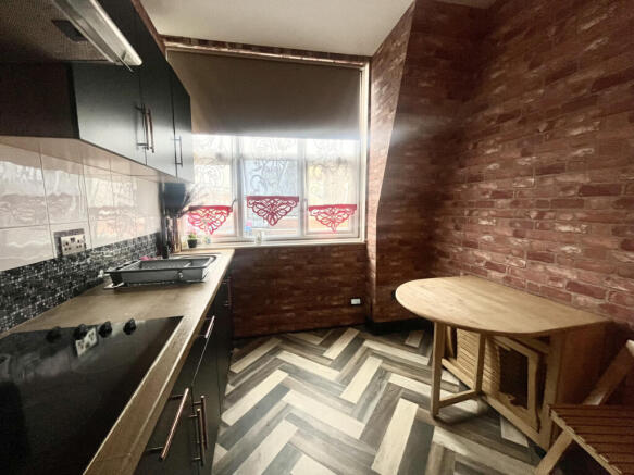 Spacious, Stylish Studio Flat to Rent.