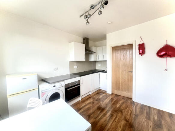 A Spacious Top Floor One Bedroom Flat to Rent in 