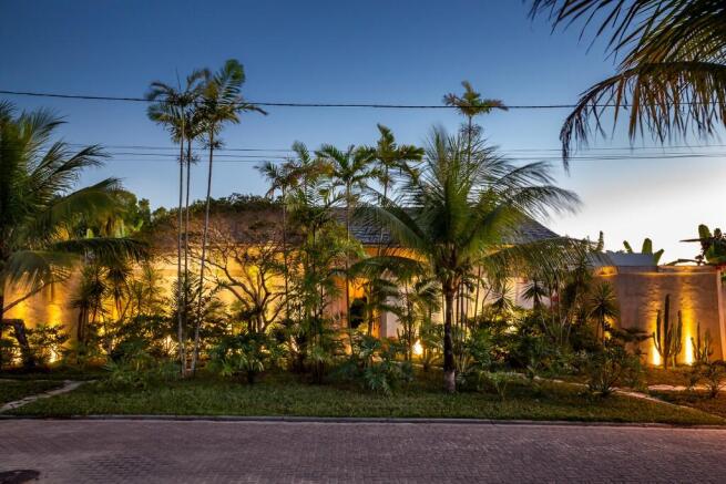 Entrace Villa